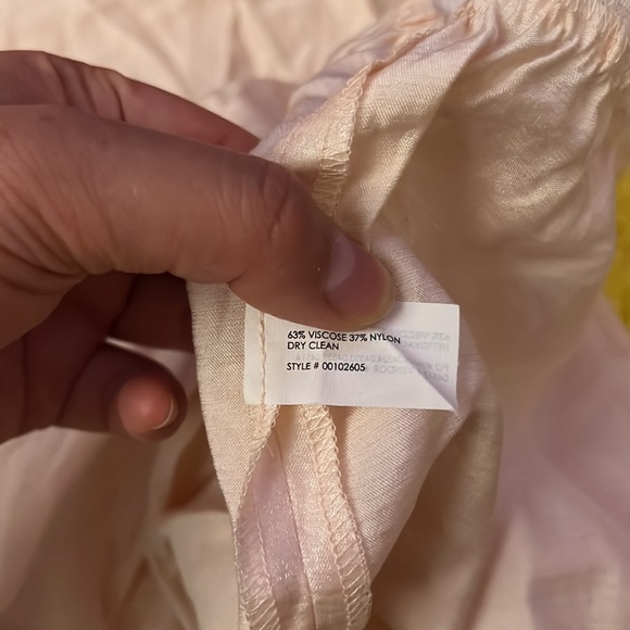 Club Monaco Kelly short - Picture 4 of 4